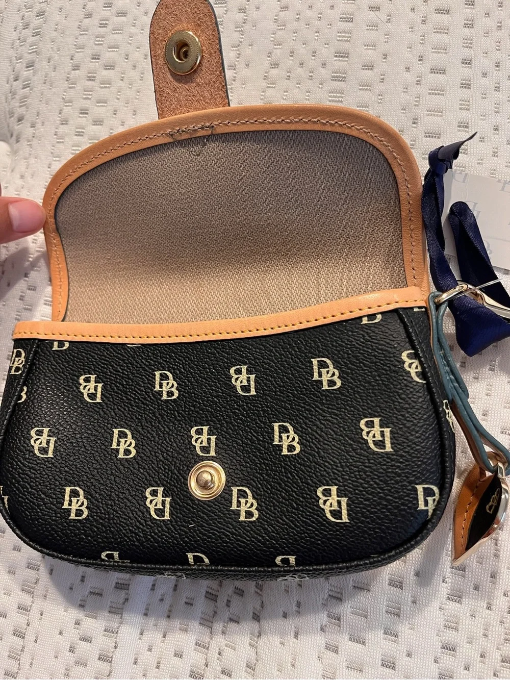 Dooney & Bourke compact clutch